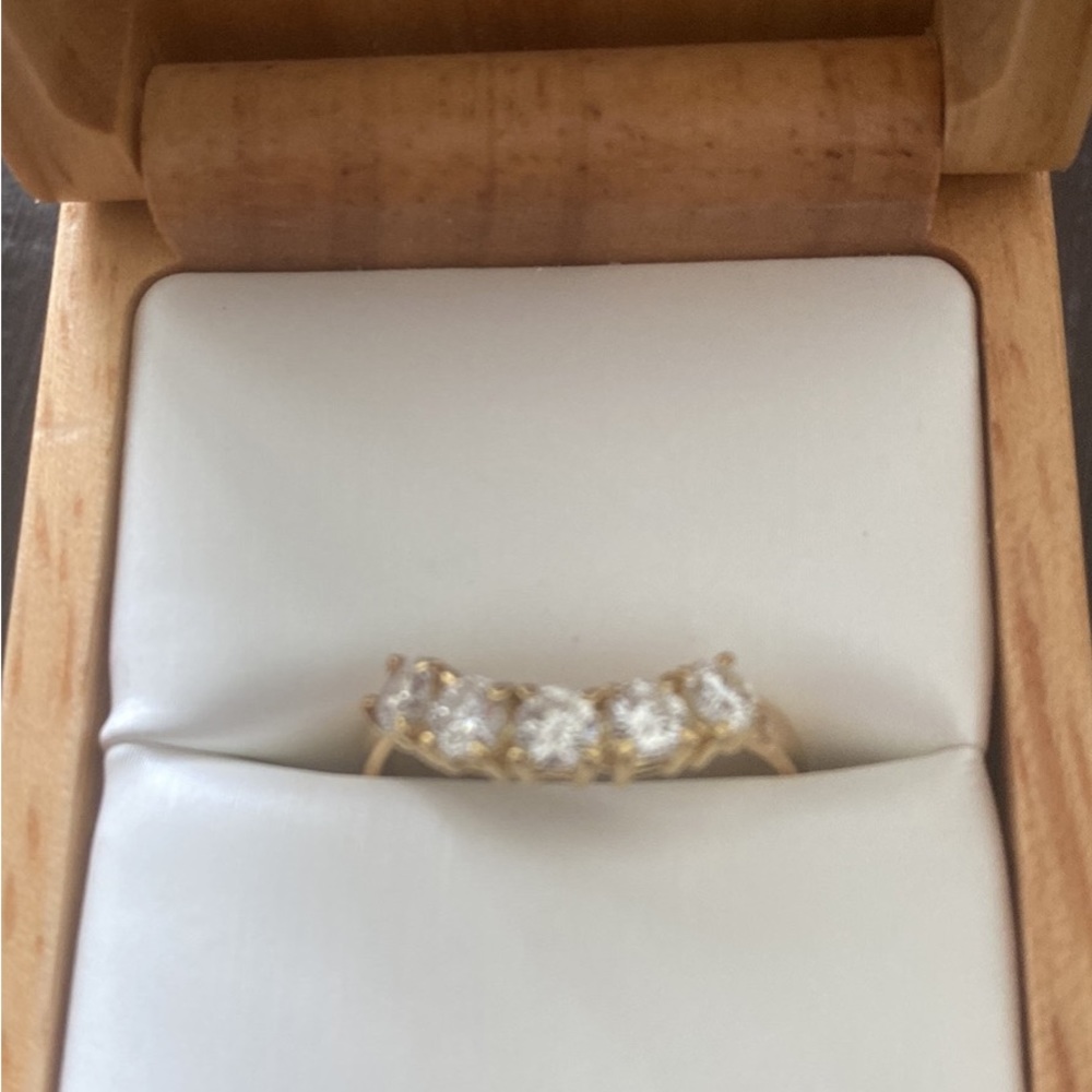 14k gold wedding band with .85 diamond